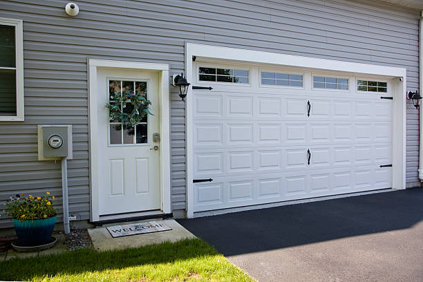 24/7 Emergency Garage Door Panel Replacement experts in Laureles, TX